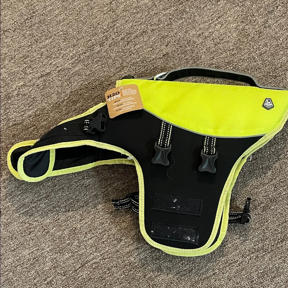 H2O4K9 Black and Yellow Dog life vest